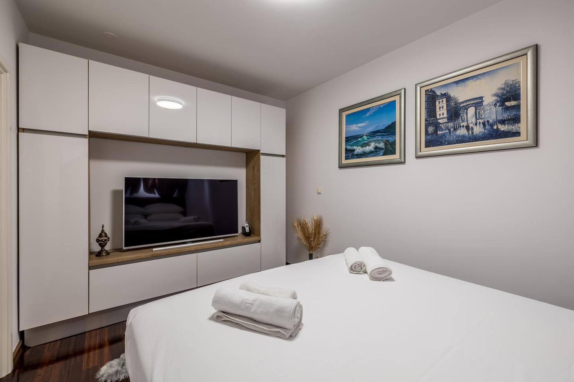 Noemi Luxury * Solin